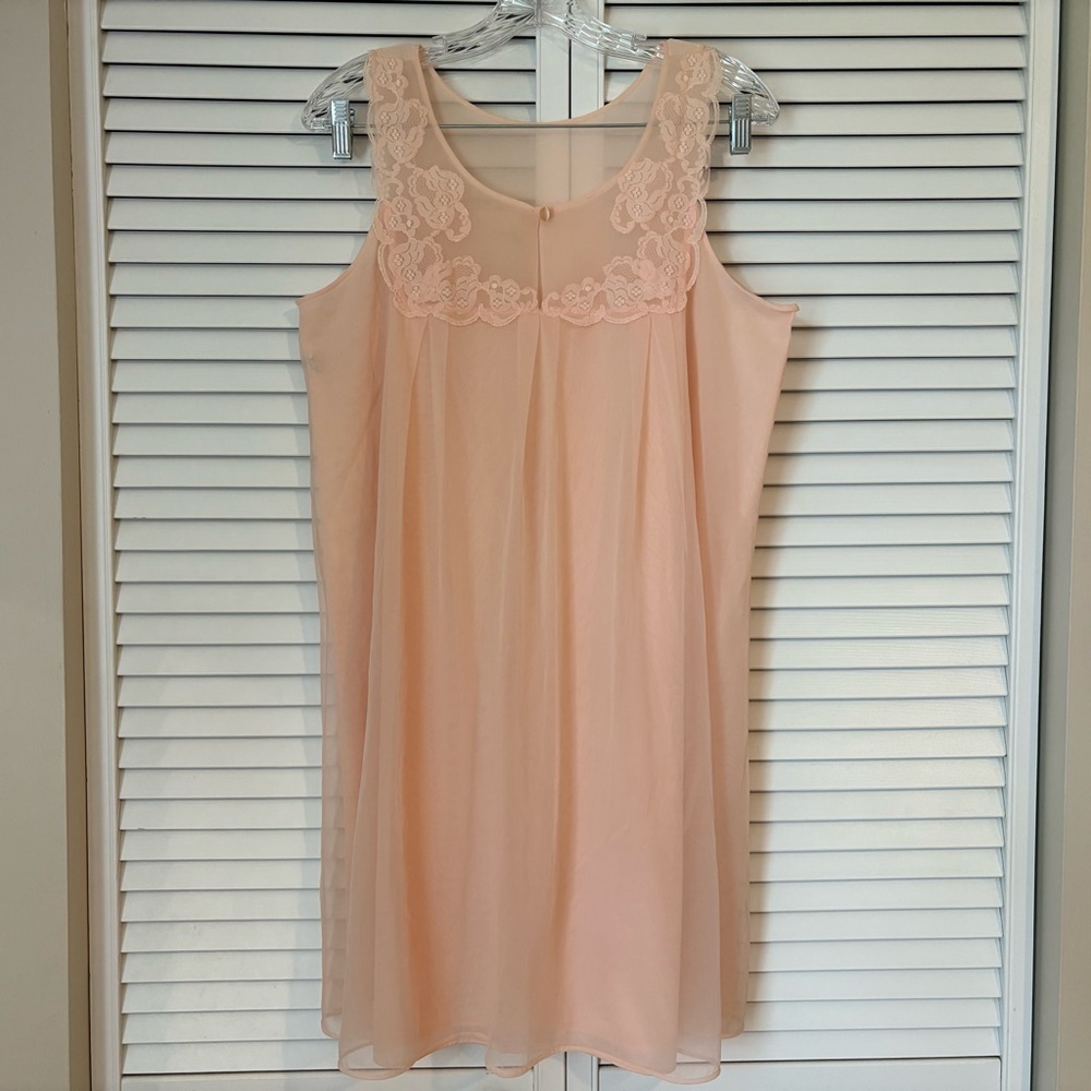 Penney’s Gaymode Women’s Vintage Medium Sheer Overlay Blush Lace Blush Nightgown